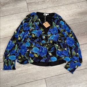 Blu Pepper Vibrant Floral Top size large new